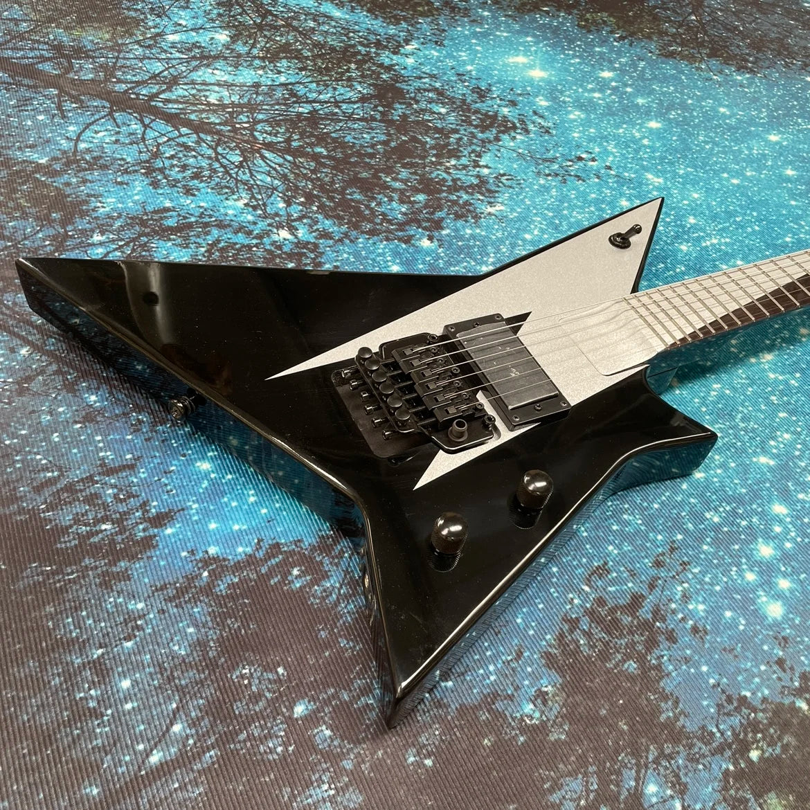 6-String Electric Guitar Charvel Star Shaped