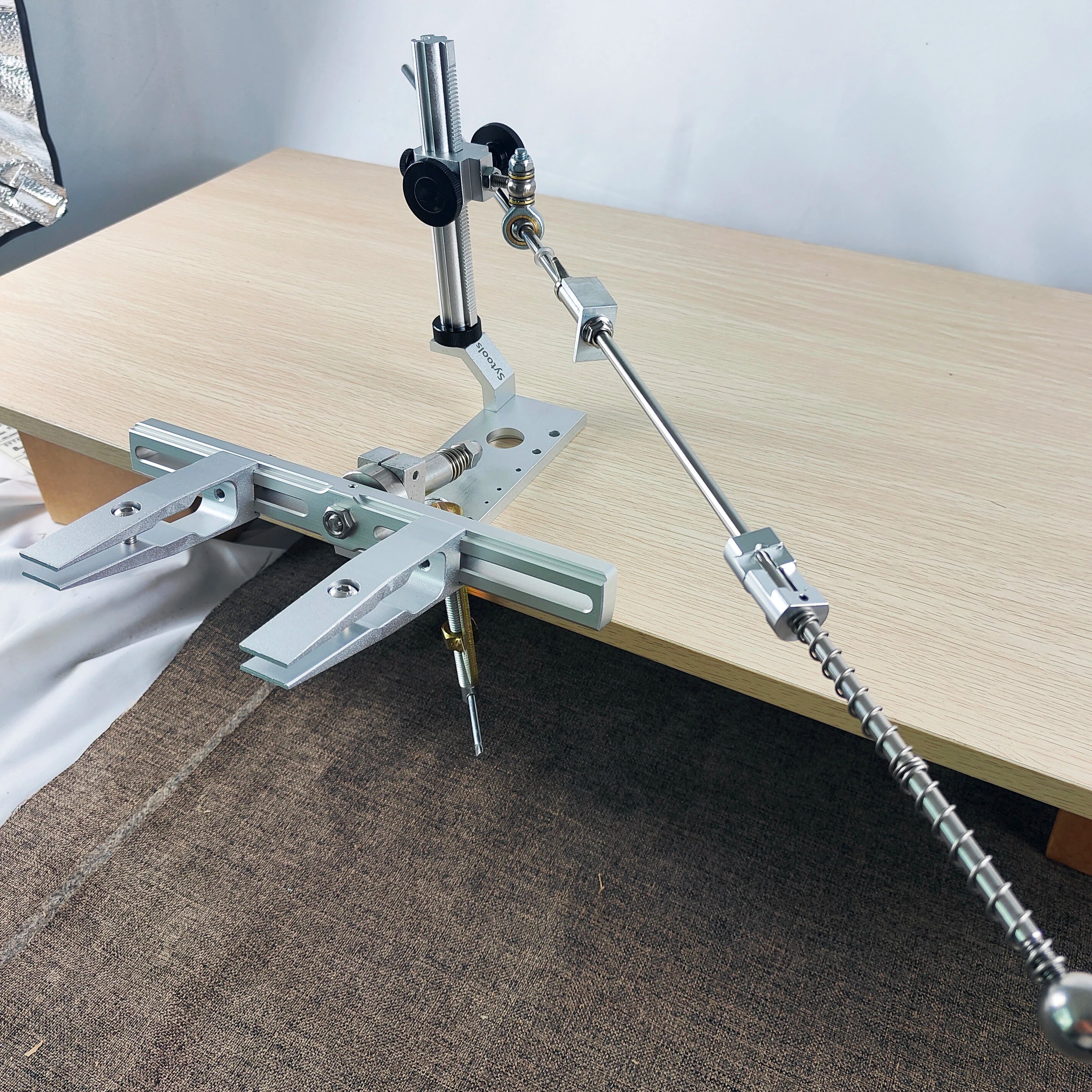 Table mounted Knife Sharpener